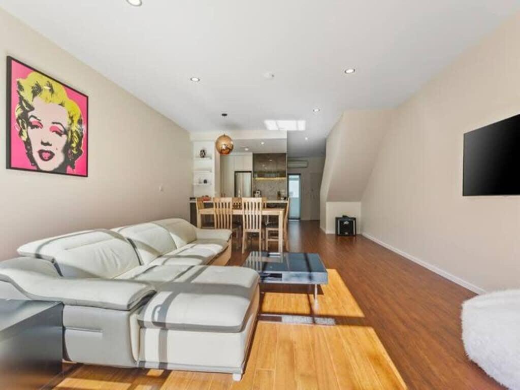 Sleek Modern Pad Next To Spark Arena Free Parking Auckland Exterior foto